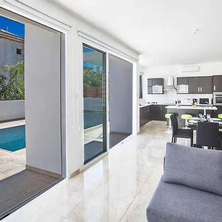 Perle Pe15 By Interhome Protaras