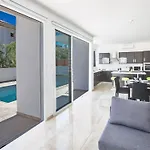 Perle Pe15 By Interhome Πρωταράς